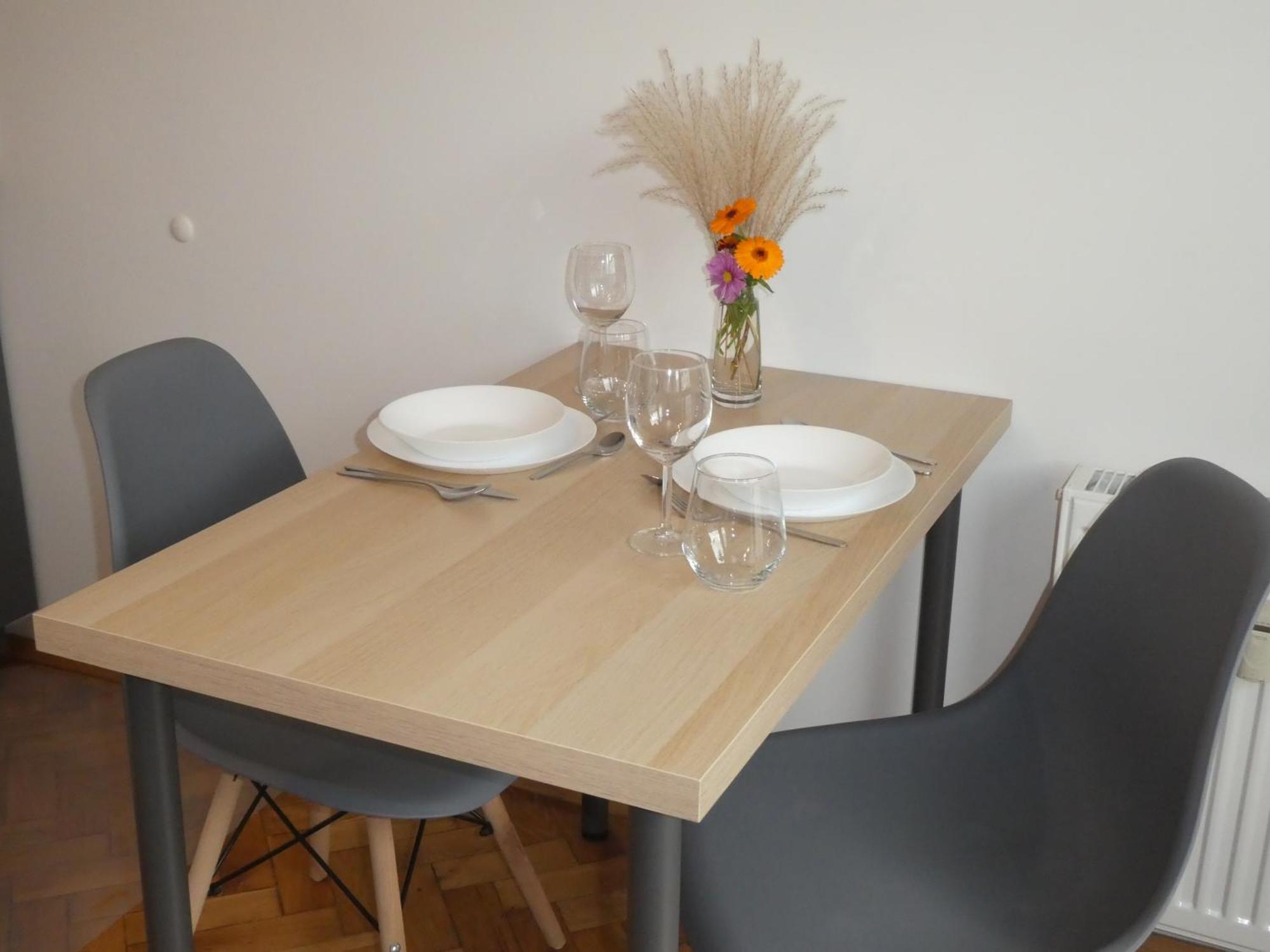 Yellow Dragon Apartment *